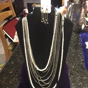 Necklace and earring set